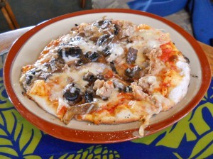 housemade fennel sausage.mushroom pizza