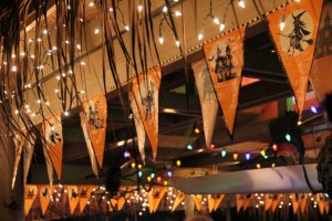 halloween at huggos2.decor