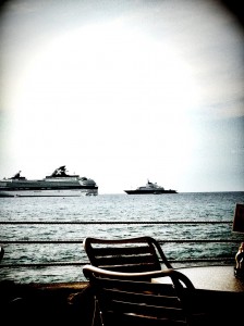 on the rocks.ships.yachts