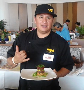 huggos chef carlos with winning dish.cropped